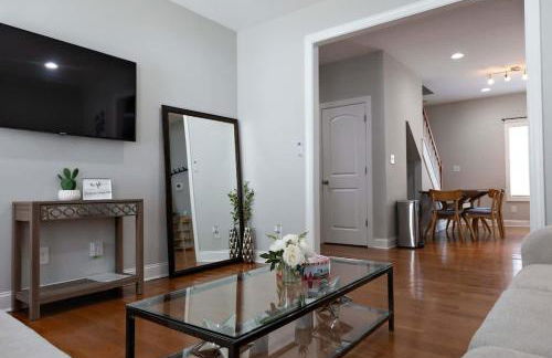 4 Minutes to UNC - 7 Minutes to Carrboro - En-Suite Bathrooms - Foto 6