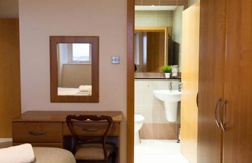 Weekly & Monthly stays in Penthouse for Contractors or Leisure Single or Superking beds available - Foto 21