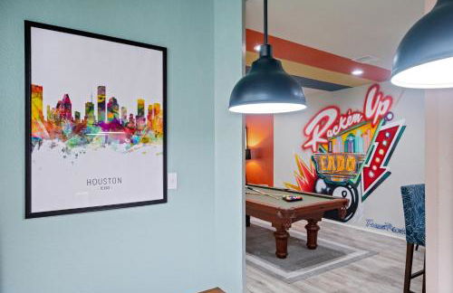 Modern 3-Story Townhome w Pool Table, Sleeps 10 Near Stadiums - Foto 9