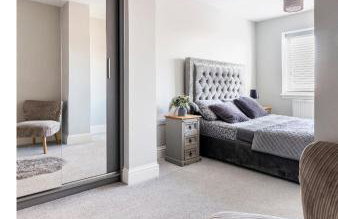 Luxury House 4 ensuite bedrooms, free parking ,wifi - Foto 11