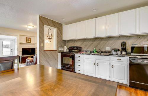 Webster Lake Home with Patio about 3 Mi to Town! - Foto 7