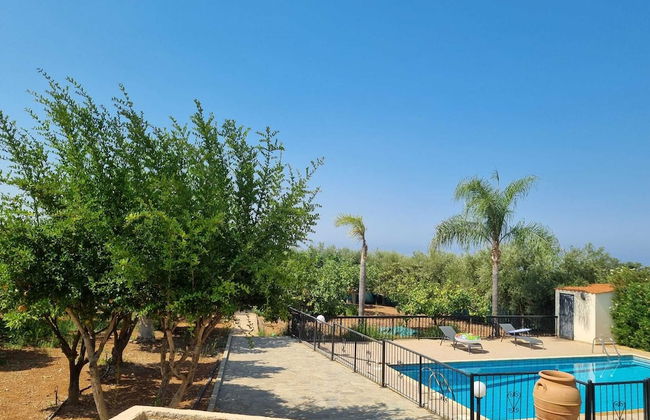 Impeccable 3-bed Villa in Tala - Paphos - Photo 16