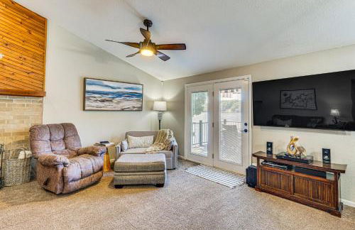 Lake of the Ozarks Home with Dock and Water Slide - Foto 5