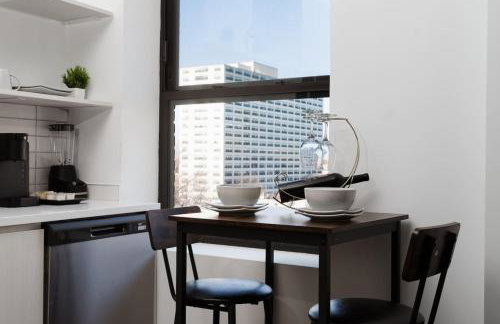 Regal Stylish Uptown Loft Beachfront RooftopWFHGym - Photo 20