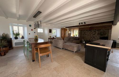 Maison de campagne, 136 M2, 4 pers, grande pièce de vie, 2 chambres, 2 salons, Cantal - Photo 6