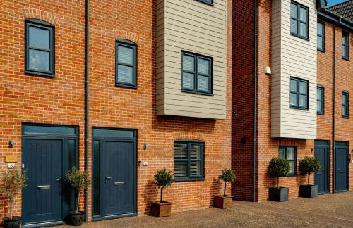 Large Modern Scenic 4 Bedroom Townhouse - Foto 6