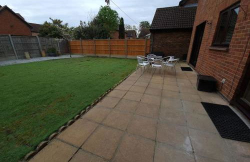 London Luxury 6 Bedroom Family House Sleeps 12 people Parking for 4 Cars Close to tube. - Foto 9