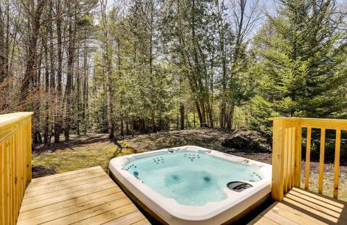 Lake George Oasis with 9 Acres, Hot Tub and Game Room! - Foto 39