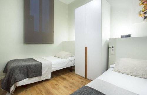 The Collection Barcelona - 4bedroom apartment with a balcony in Las Ramblas 1 2 - Photo 17