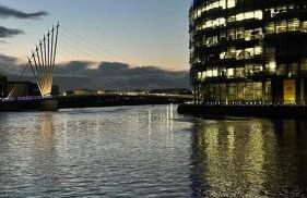 Stylish Haven with Ample Space - Foto 10