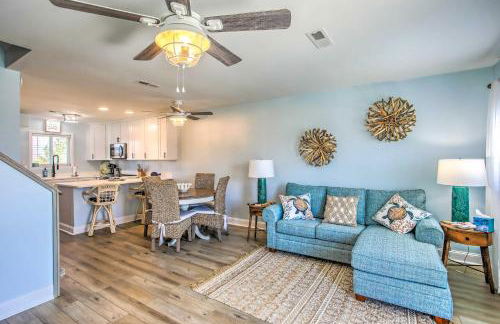 Coastal Oasis with Decks Walk to Holden Beach! - Foto 3