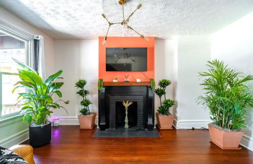 Jungle House Luxury Homes - Columbus Downtown Short North - Walk to Convention Center & Nationwide Arena - Sleeps up to 8 - Free Parking - Over 5,800 Five Stars - Foto 12