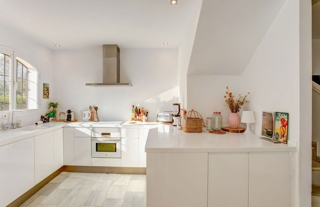 Relaxed Retreat With Pool - Photo 32