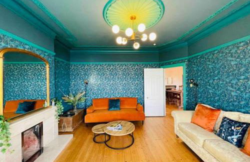 Gorwel is an Art Deco 1930s villa with sea views - Foto 20