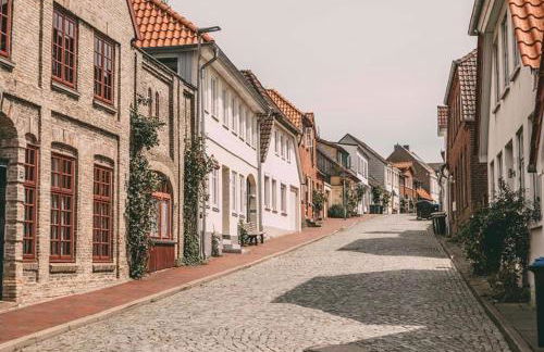HAFENROMANTIK - Wohnen mit Charme im Herzen von Neustadt mit Blick auf das Binnenwasser - Foto 29