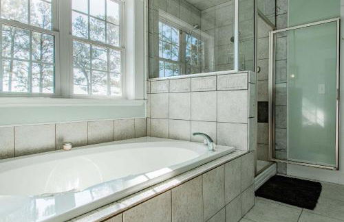 Chesapeake Waterfront - 7BR 5BA - Beach Pool Dock - Foto 20