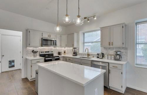 Spacious 6BR Pool Hot Tub & Game Room - Foto 19