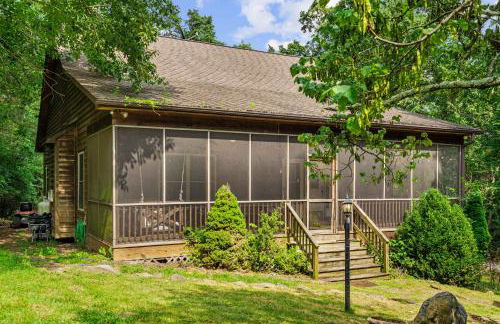 Screened Porch w Swing, Fire Pit, Grill & Deck - Photo 42