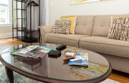 Spacious 2BR in Grand Old Home, Downtown Durham - Photo 12