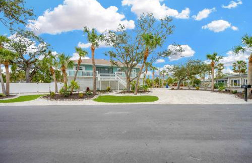 Home ON Key with pool, hot tub, putting green, arcade games, bike & mins to beach! - Foto 45