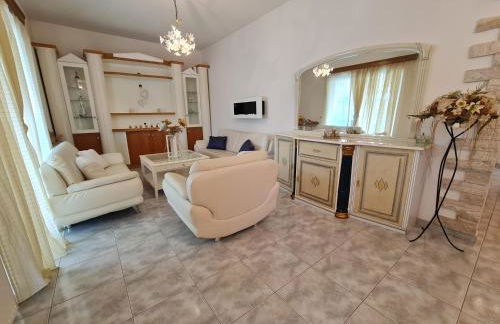 Myrtia Guest House - Photo 39