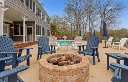 Sleeps 22, Lakefront w/ Private Dock & Pool, 2 Houses Lake Living by Avantstay - Foto 30