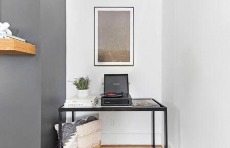 The Hadley House - Cozy Porch & Fenced in Backyard - Foto 27