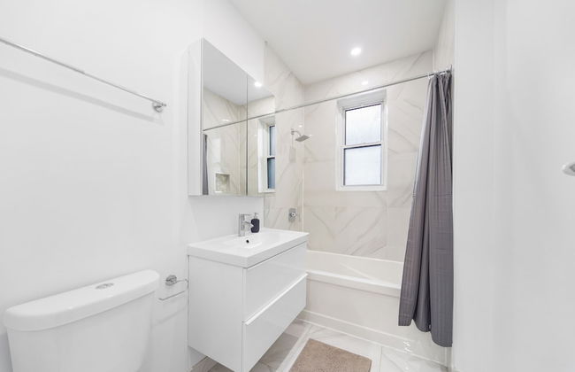 SPACIOUS RENOVATED APARTMENT SLEEPS 12 - Foto 13