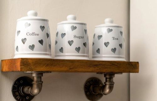 Modern 2BD Victorian Home Near Town Centre - Foto 29