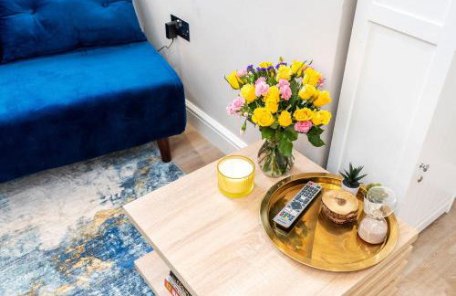 Long Stay Offers, Modern Amenities, Fully Equipped, All Bills Included, Perfect Location, King Size Bed, Fast Wifi - Foto 45