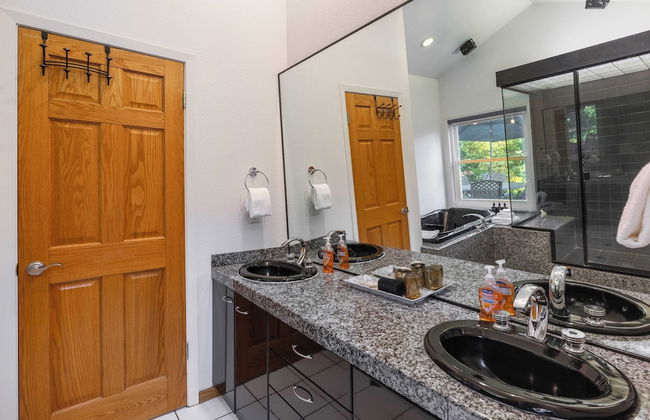 Valley of the Moon by Avantstay Tranquil Escape, Large Yard w/ Hot Tub & Fire Pit - Foto 34