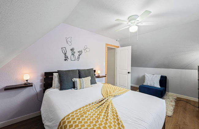 Sweet Pine Deck + Hot Tub, Cozy Modern Interior Close to Ski Resort! - Foto 80