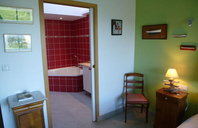 Nice Villa With Magnificent View in Plougasnou - Photo 5