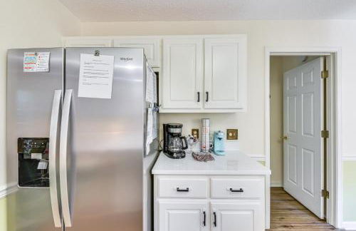 Breezy PCB Vacation Rental with Lanai, Walk to Ocean - Photo 8