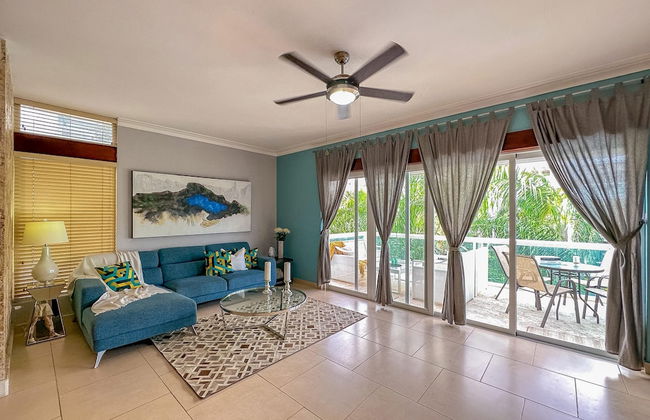 Incredible 3 BR Penthouse w BBQ Jacuzzi - Photo 30