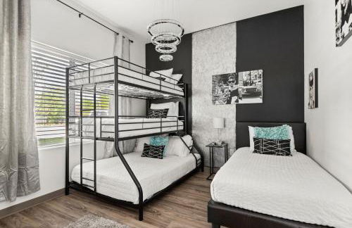 2 Condo Units! Sleeps 26! Free Parking, 5 Min DT - Foto 56