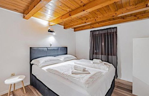 Nice Home In Postup With Sauna - Photo 26