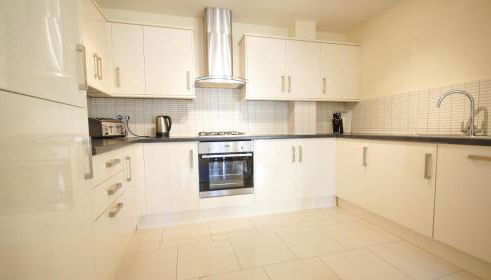 Crompton Court Apartments - Photo 3