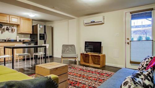 Rest Easy in this Bloomingdale English Basement - Foto 5