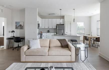 Landing Amazing 3BD Pool Yoga Studio - Photo 5