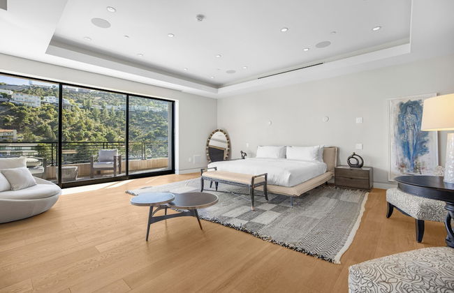 Zorada - Private Hollywood Hills Luxury With Endless Amenities and City Views - Photo 11