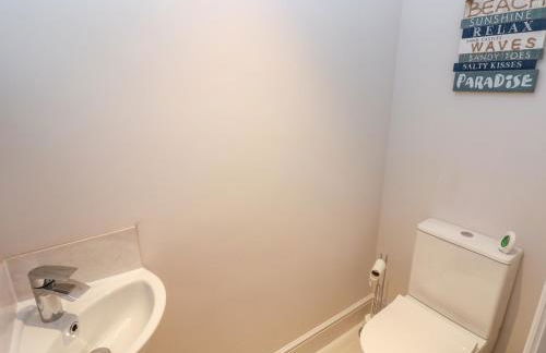 LunaRoxx, 6 Meadow Gardens, Kilgetty - Photo 11