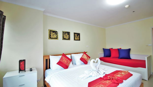 Apartment in Kathu with swimming pool - Photo 4