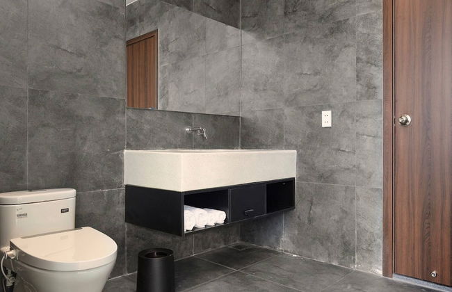 Modern 2 Bdr Apt, Large Living Room, High Speed Wifi - Photo 8