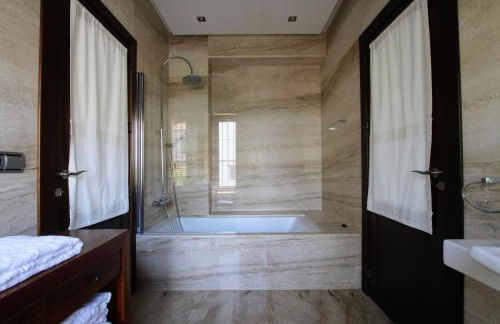 TESS Villa Los Monteros - Photo 25