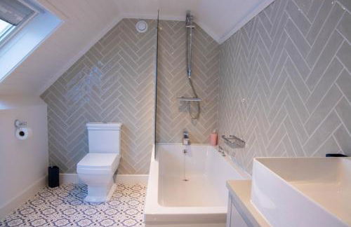 Number Six - Foto 34