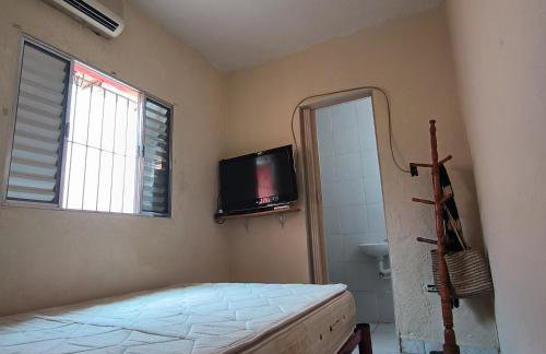 Casa Itanhaém piscina churrasqueira ar condicionado 7 pessoas - Foto 4