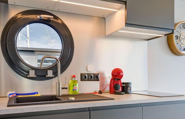 Modern Houseboat in Volendam With Shared Pool - Foto 3