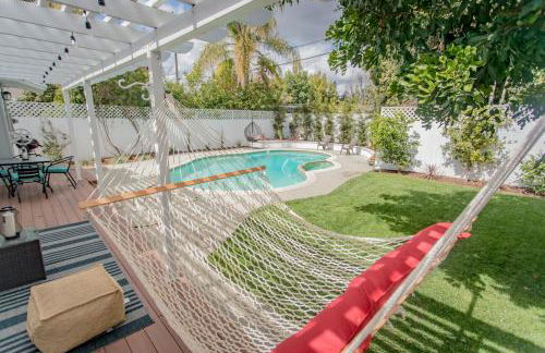 Enchanting Sherman Oaks Home With Pool permit #HSR two five zero zero 3222 - Foto 1