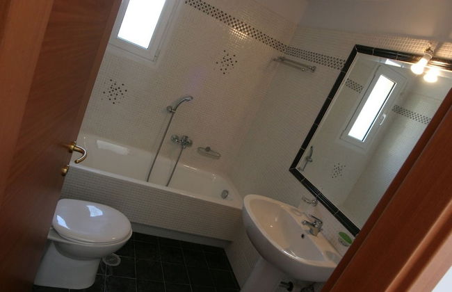 Amalia Residences - Photo 15